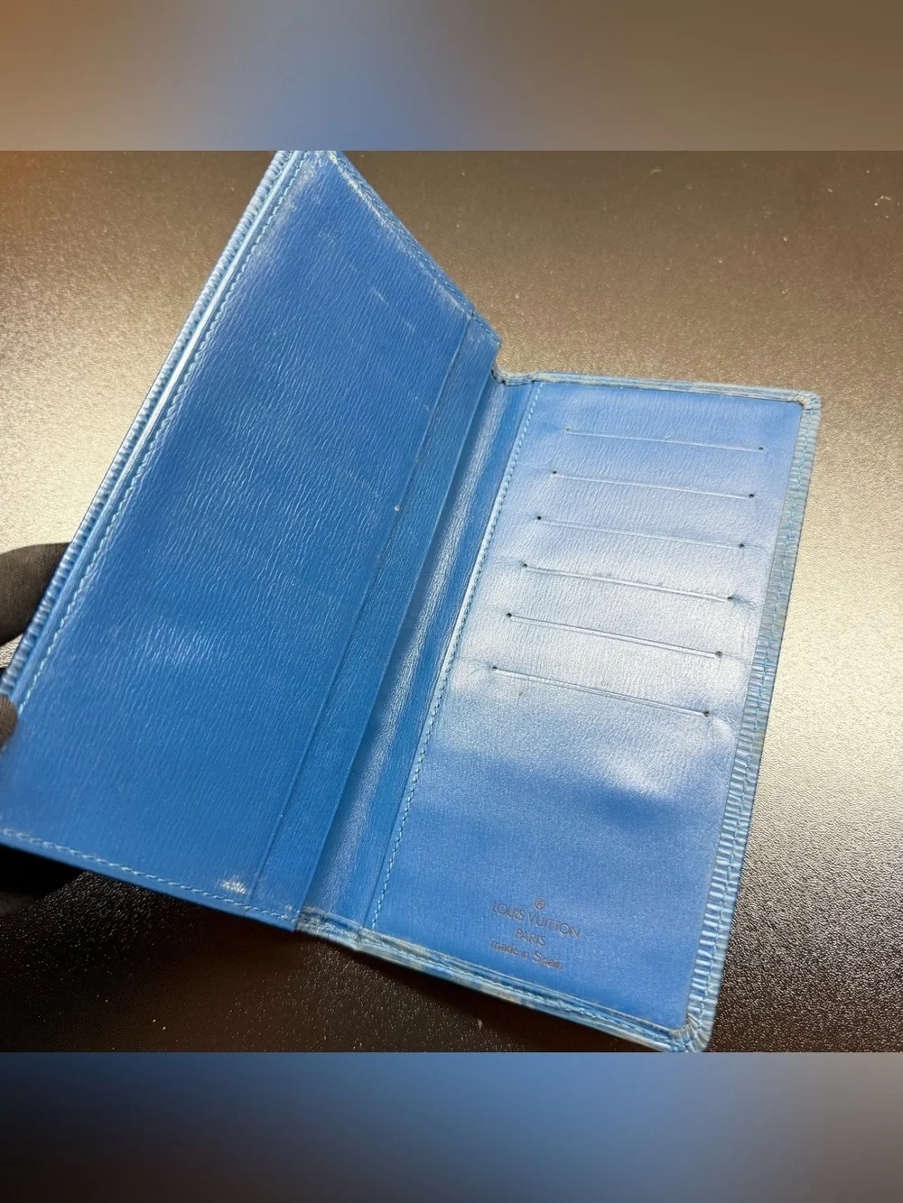 Louis Vuitton Blue Epi Portefeuille Brazza Wallet
